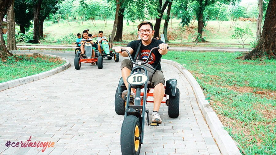 Jalan Jajan Seru di Taman Legenda Keong Emas