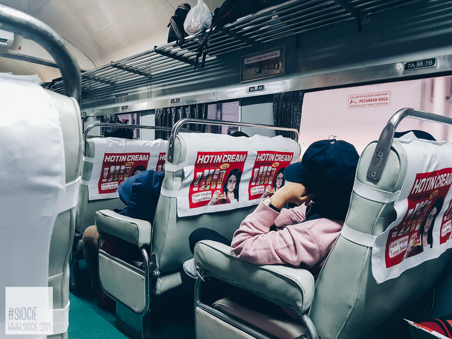 Kereta Api Kelas Bisnis (dokpri)